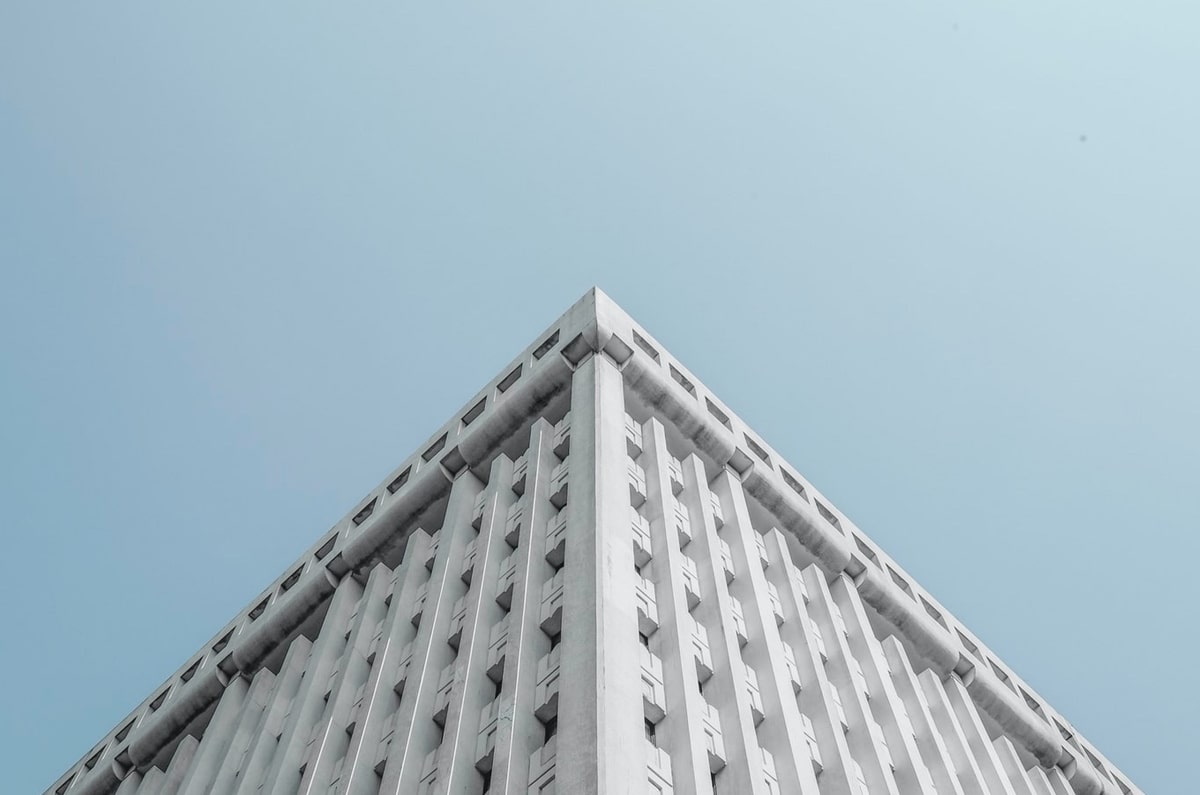 BLG分享Daeny教练在后台等待选手下场：nice 操作～