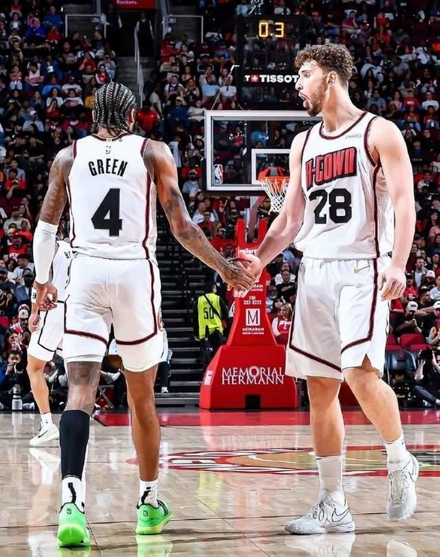 bet365官方网站-三战砍74分助队全胜！杰伦格林打脸火箭，乌度卡被拆穿|杰伦-格林|雄鹿|森贡|狄龙|体育赛事讨论_新浪体育_新浪新闻