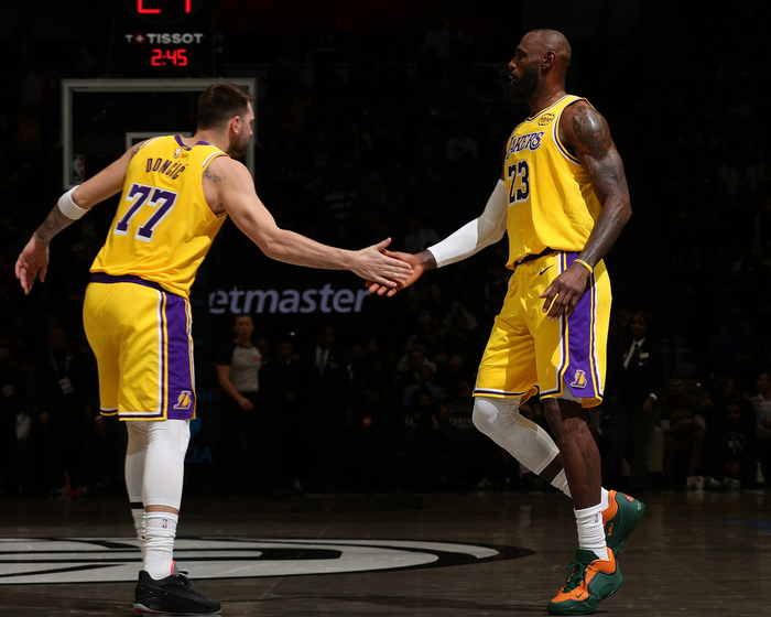 bet365-东契奇和里夫斯的出色表现，詹姆斯如何评价？湖人重返前三在变强|掘金|NBA常规赛|奥斯汀·里夫斯|卢卡-东契奇|洛杉矶湖人队_新浪体育_新浪新闻